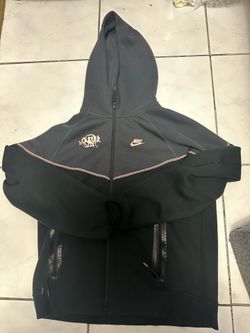 Syna Nike tech