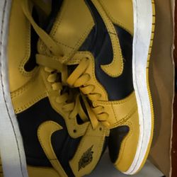 Air Jordan 1 Size 5 Gs Send Me Offers AUTHENTIC with BOX 