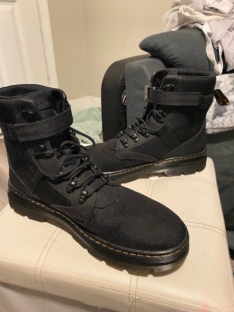 Dr. Martens Combs Tech II Boots -y MENS 12