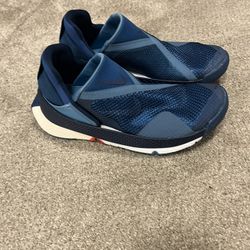 Nike Flyease Shoes Size 4.5 Worn Once For Photo Shoot Perfect Condition 