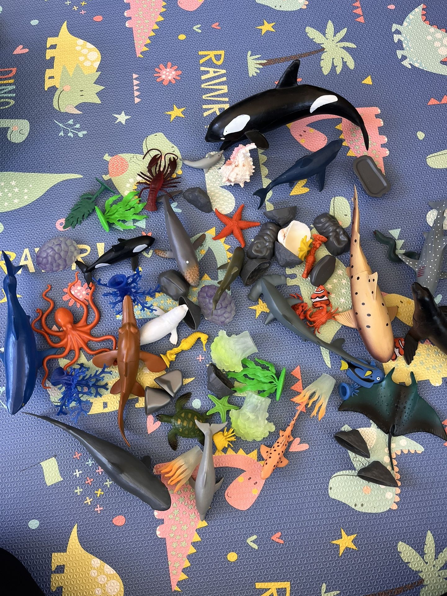 Hue Lot Of Terra Brand Ocean Animal Figurine Toys