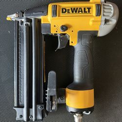 De Walt Air Nailer Gun 18 Gage