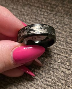 New camouflage ring band size 10/11/12 available SHIPPING AVAILABLE