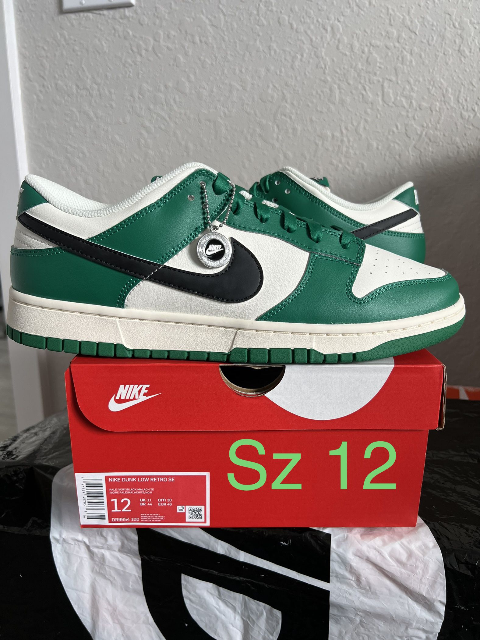 Nike Dunk Low Lottery Green Size 12 DS New