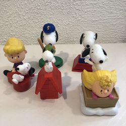 A Collection Of 5 Peanuts Macdonald Kids Meal Toy 2015 And 2018