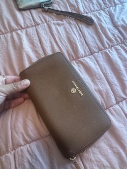 Michael kors wallet