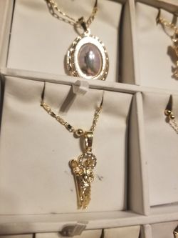 Cadena con dige de San Judas Tadeo de oro laminado
