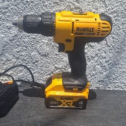 Drill Driver Dewalt Battery 4ah And Charger 