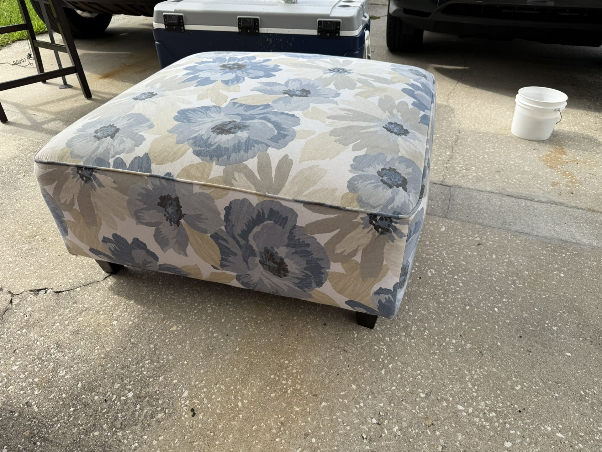 Ottoman Floral Fabric 36” x 36” x 16.5”
