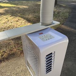 BEAT THE HEAT!!! 10,000 BTU Dayton Portable AC