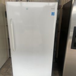 Frigidaire Freezer / 🔌Comes with 2 month warranty 📆LOCATED AT:📍📍 5200 E 10TH AVENUE TAMPA FL 33619PHONE 📲 813~473~0570