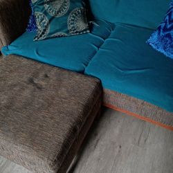 3 Piece Movable Love Seat With Ottoman 