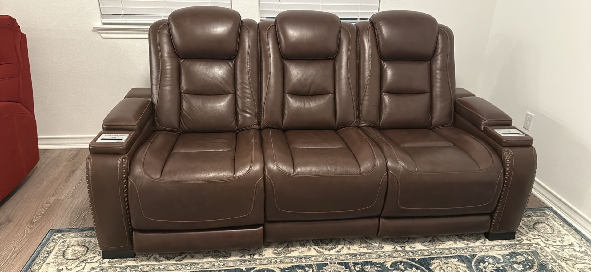 Ashley Man Den Power Recliner Sofa