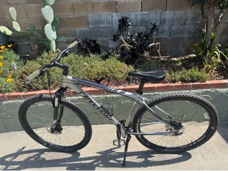Cannondale Trail 6 29er Mountain Bike