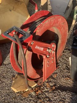 Large Retractable Air Hose Reel By Reelcraft 