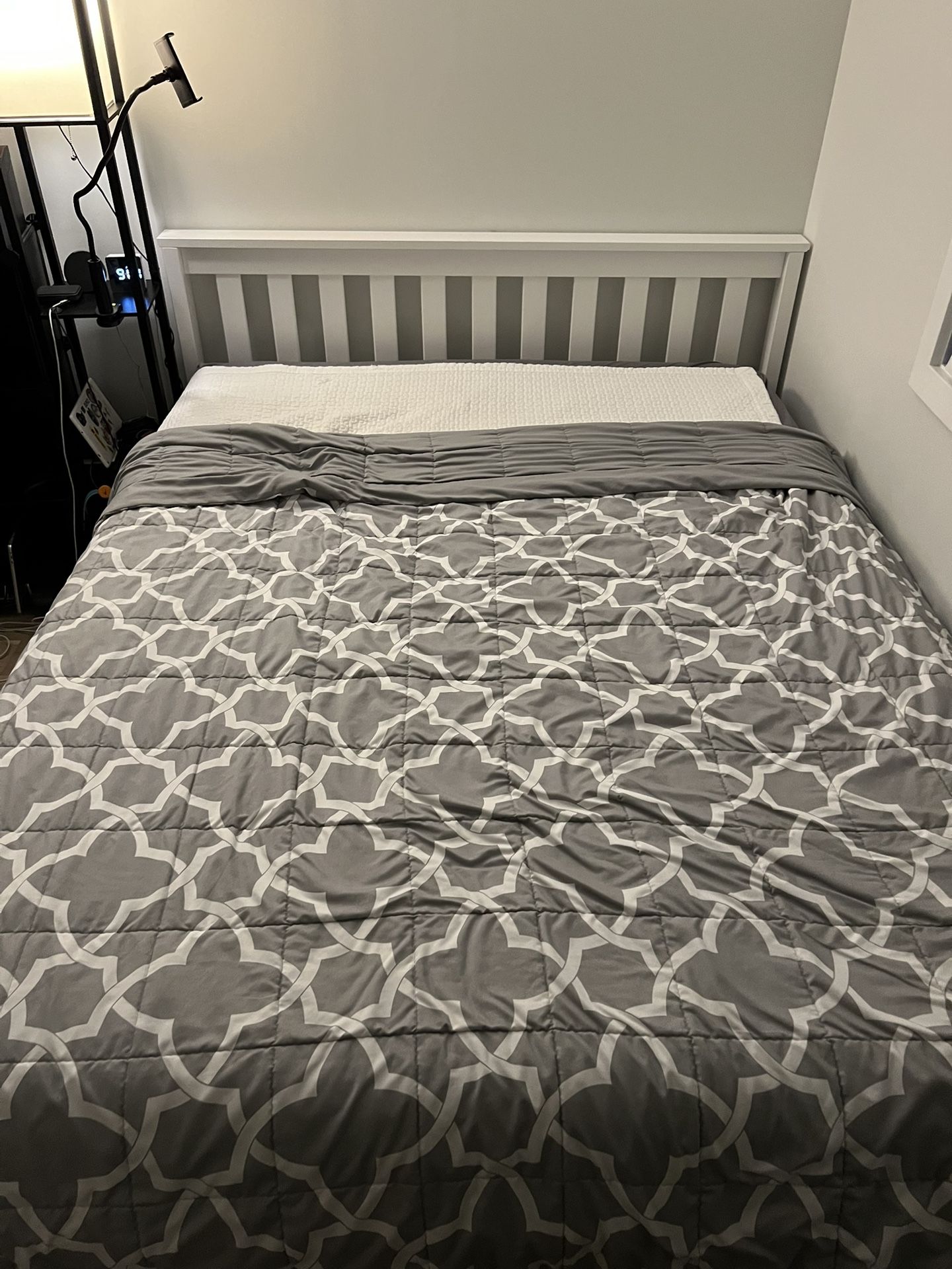 Queen Size Bed Frame And Mattresss