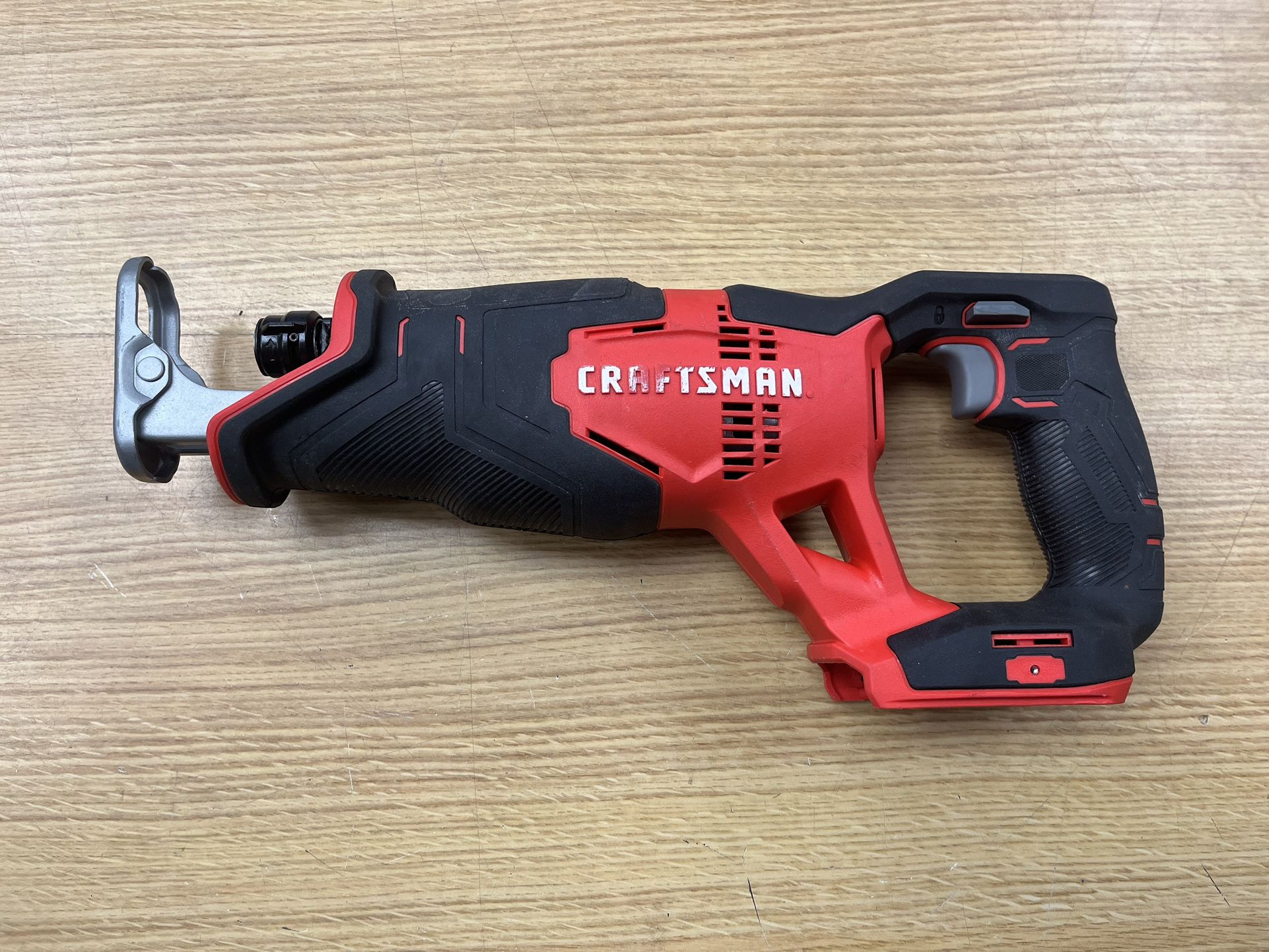 Craftsman CMCS300B 20V Max Cordless Reciprocating Saw (Tool Only) TESTED WORKING