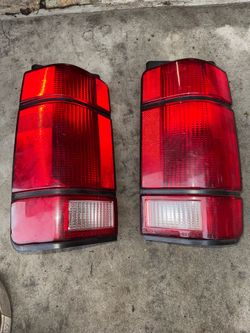 Ford Explorer tail lights