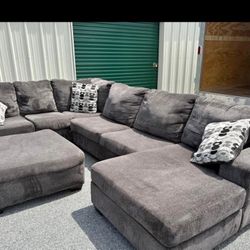 Sectional Couch With Ottoman 