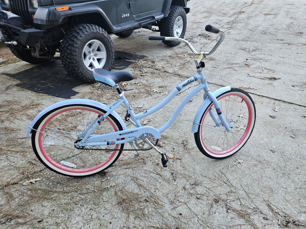 Malibu 24" Bicycle Like New 