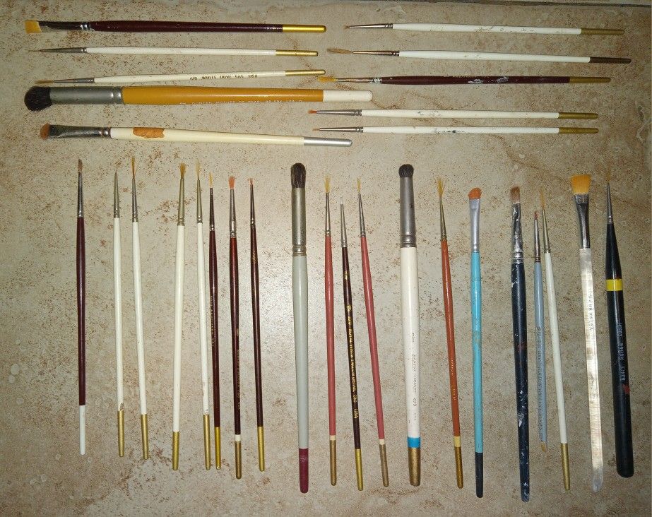 30 Artist Paint Brushes , Professional Made In USA , For Fine Detail Hobby Work