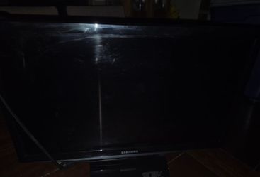Samsung 22" HD TV / PC Monitor (Model LN22B460) Great for Gaming