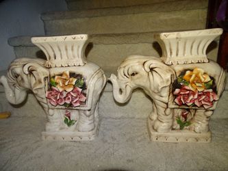 2. Italian Capodimonte stands
