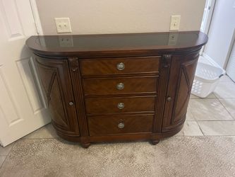 Dresser with 2 matching night stands