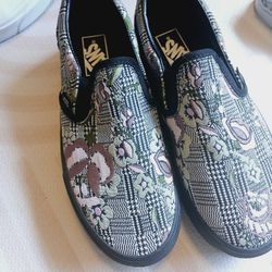 VANS - New! - Classic Slip-on Stackform Tapestry
