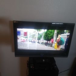 Sharp HDTV 32" Inch With Remote And HDMI Connection
