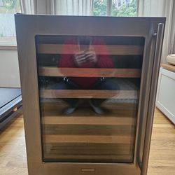 Jenn-Air Wine Cooler Fridge...perfect Condition