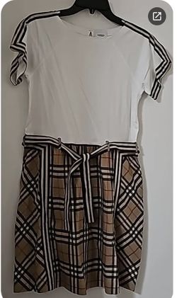 Girls Burberry Dresses Size 6 And A Size 8
