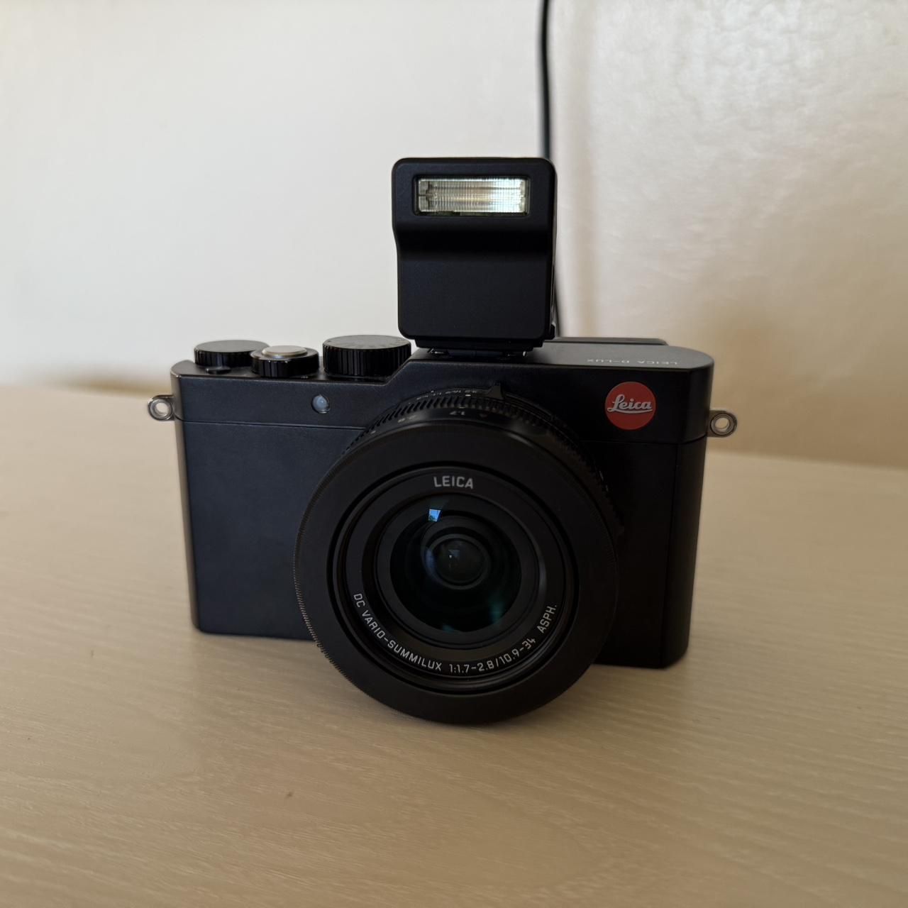 Leica Black Cameras-and-accessories(72)76