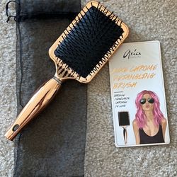 Aria Beauty LUXE CHROME DETANGLING BRUSH