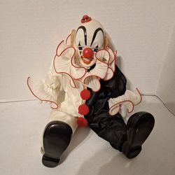 CLOWN 1983 VINTAGE BLACK & WHITE DYNASTY DOLL SITTING PORCELAIN