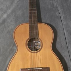 VINTAGE ACOUSTIC GUITAR $68