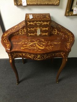 Gorgeous Inlay Entry Table