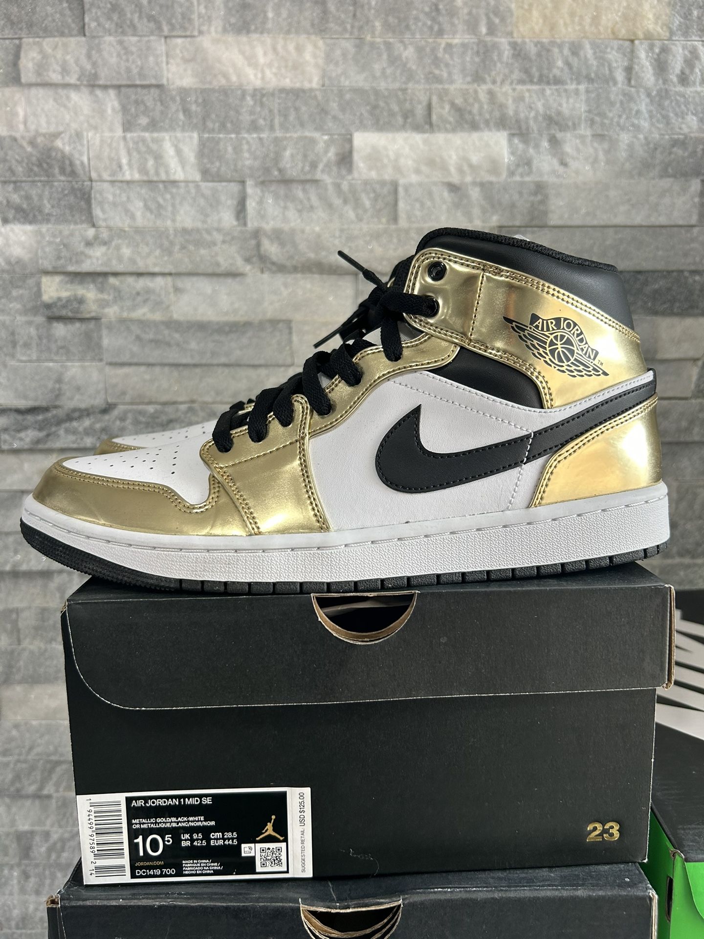 Jordan 1 Mid Gold