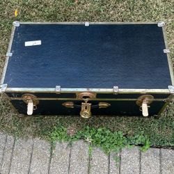 Cedar Lined Trunk 30x16x12 Great Condition Metal Lined Good Latches