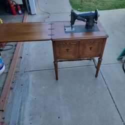 Vintage Kenmore White Sewing Machine.