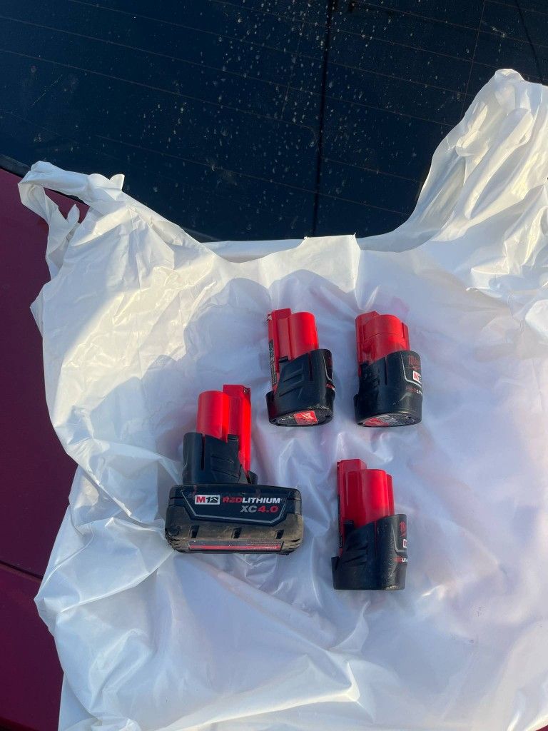 Milwaukee M12 Baterías $100 Firme Precio No Pierdas Tu Tiempo Con Ofertas