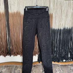 Black Dixxon Flannel Co. high waisted, paisley print leggings; perfect condition