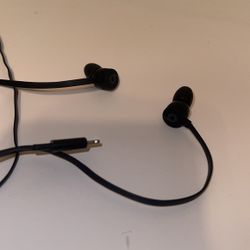 Beats By Dre Urbeats3 Wired Ear Buds For iPhone With Lightning Connector 
