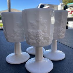 Vintage Westmoreland Grape Milk Glass #29