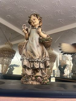 Figurine Decor