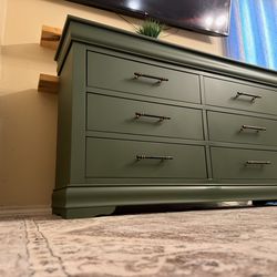 Dresser