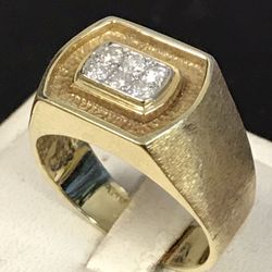 14 K yellow gold diamond man’s ring