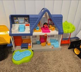 Fisher-Price Little People Happy Sounds Home
