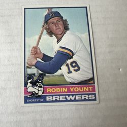 1976 Topps Robin Young Baseball Card Ex Mint 