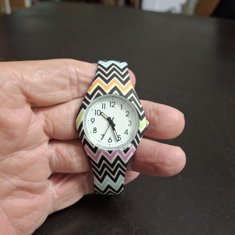 FMD Ladies Casual Elegant Round White Dial Multicolor Poly Band Watch, Japan Movement New Battery Just Put In